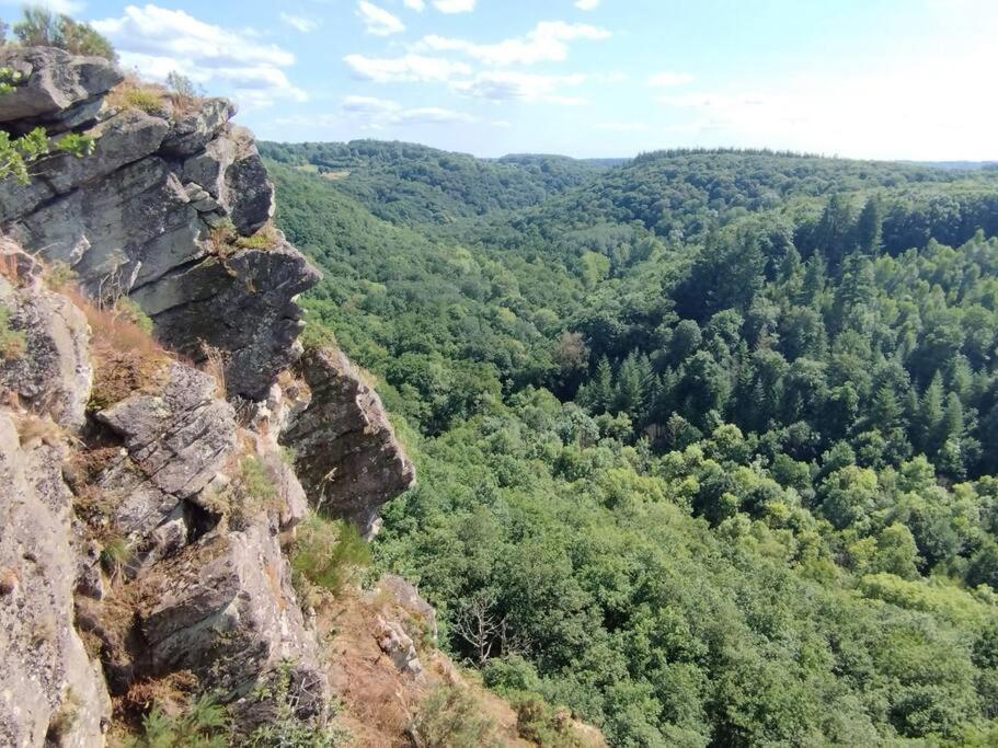 Des Roches Roche D'oetre Suisse Normande * Saint-Philbert-sur-Orne
